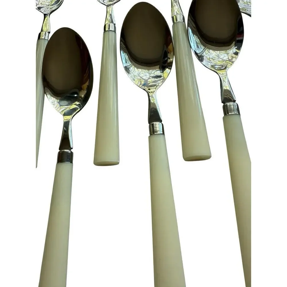 Vintage Cream Colored Plastic Handle Tablespoons 8 Pieces Made Taiwan 1970's